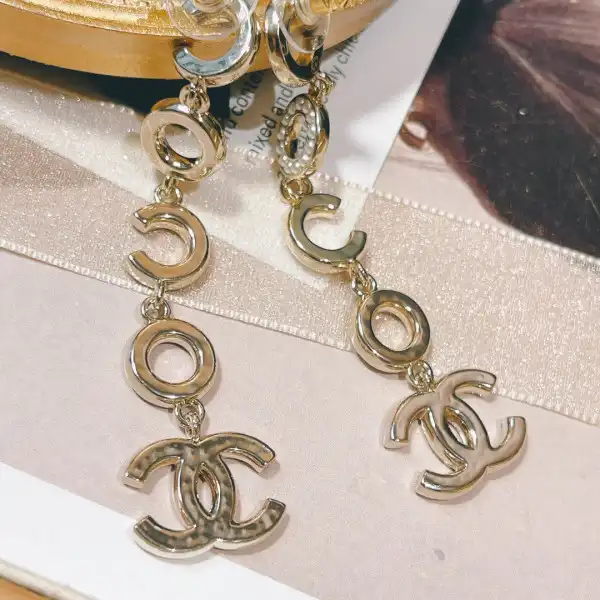 Tony Luxuries CHANEL EARRINGS 0125