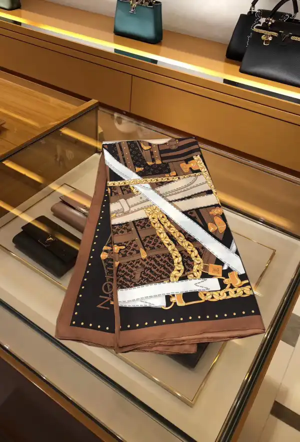 Tony Luxuries LOUIS VUITTON SCARF 0125