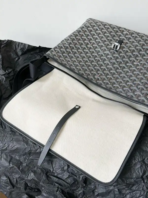 Tony Luxuries GOYARD MESSENGER 0202