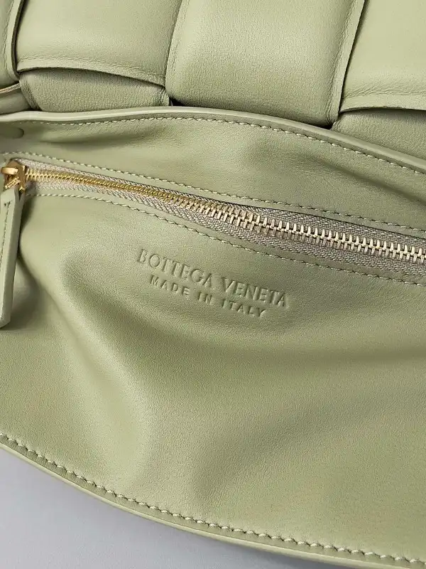 Tony Luxuries BOTTEGA VENETA CASSETTE 0206