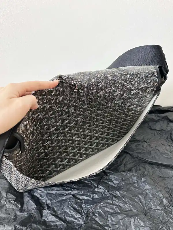 Tony Luxuries GOYARD MESSENGER 0202