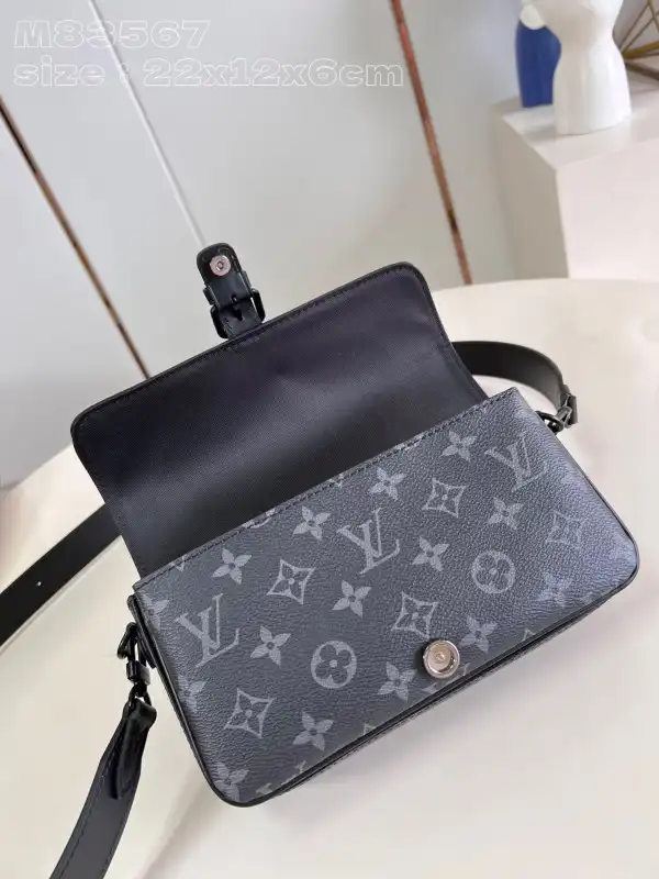 Tony Luxuries LOUIS VUITTON Montsouris Wearable Wallet 0203