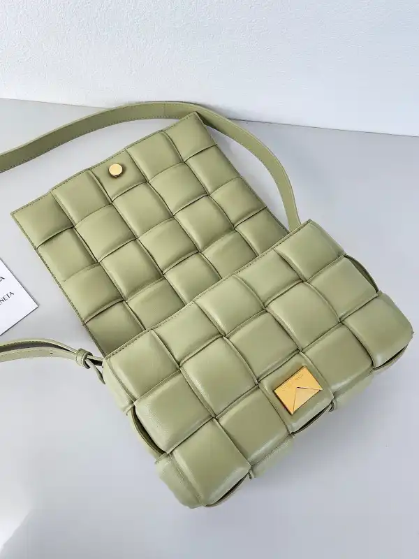 Tony Luxuries BOTTEGA VENETA CASSETTE 0206