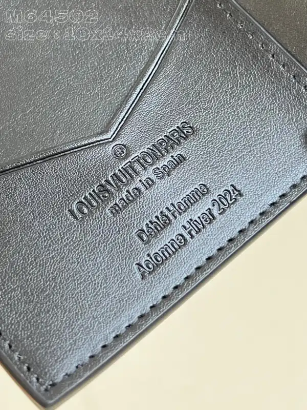 Tony Luxuries Louis Vuitton PASSPORT COVER-10*14*2.5CM 0203